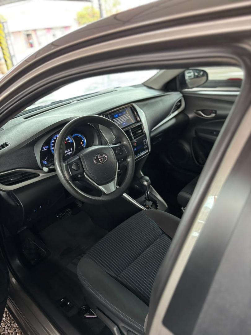 TOYOTA Yaris Sedan - Foto