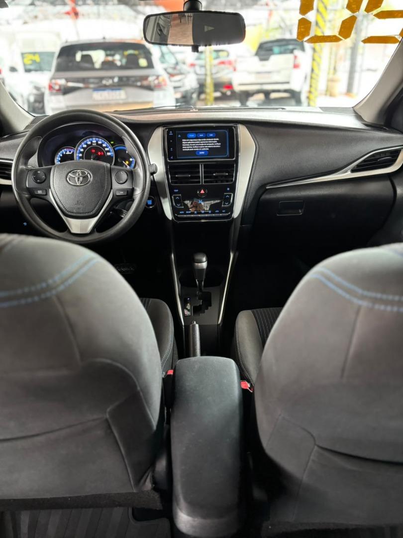 TOYOTA Yaris Sedan - Foto