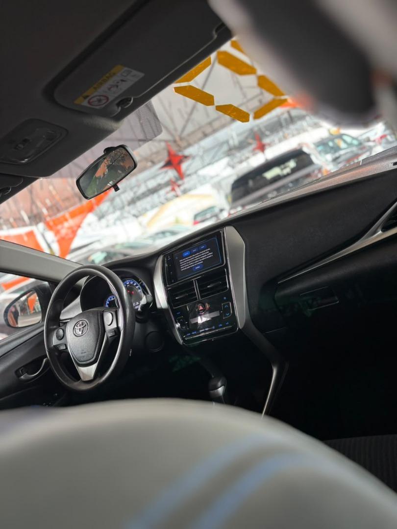 TOYOTA Yaris Sedan - Foto