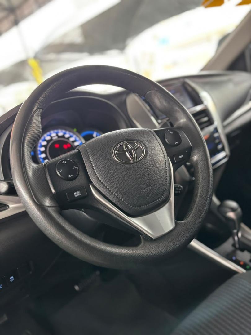 TOYOTA Yaris Sedan - Foto