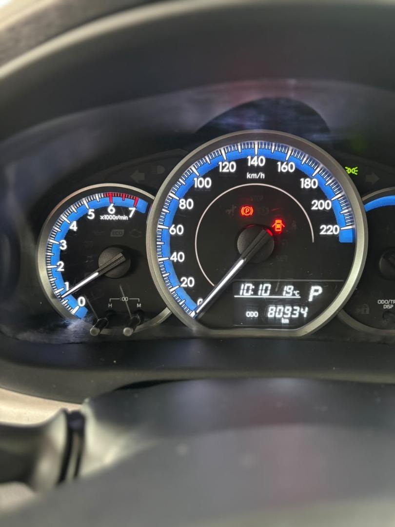 TOYOTA Yaris Sedan - Foto