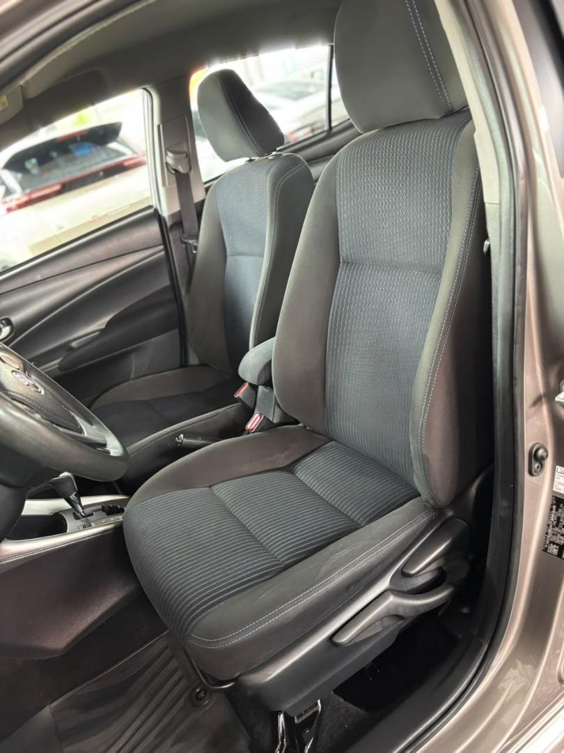 TOYOTA Yaris Sedan - Foto