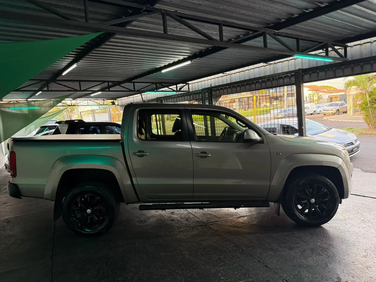 VOLKSWAGEN Amarok - Foto