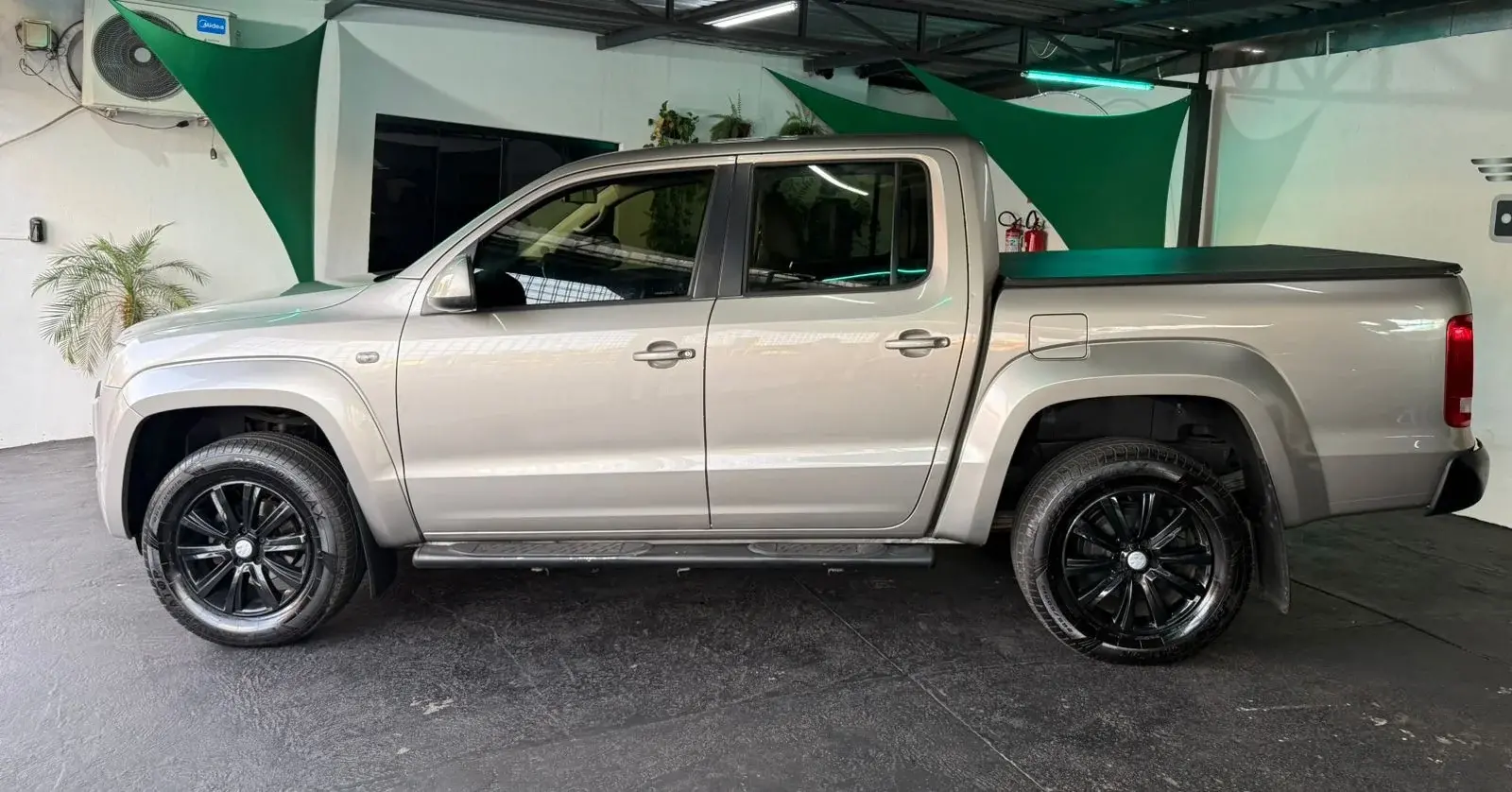 VOLKSWAGEN Amarok - Foto