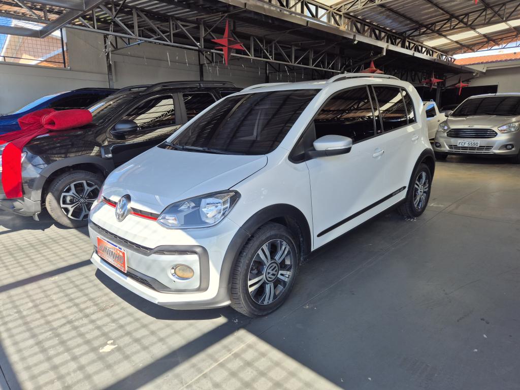 VOLKSWAGEN Cross UP