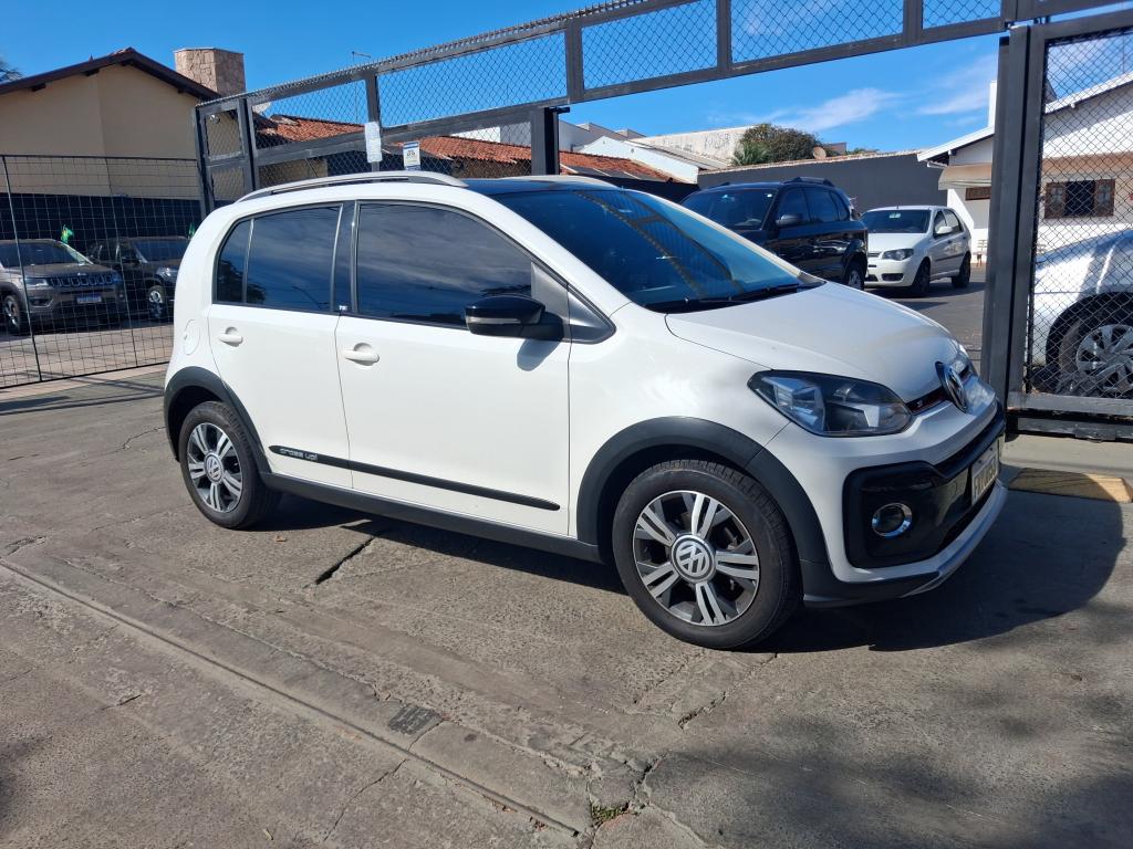 VOLKSWAGEN Cross UP