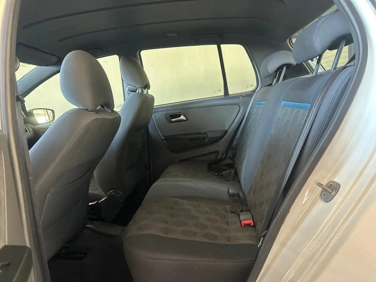 VOLKSWAGEN Fox - Foto