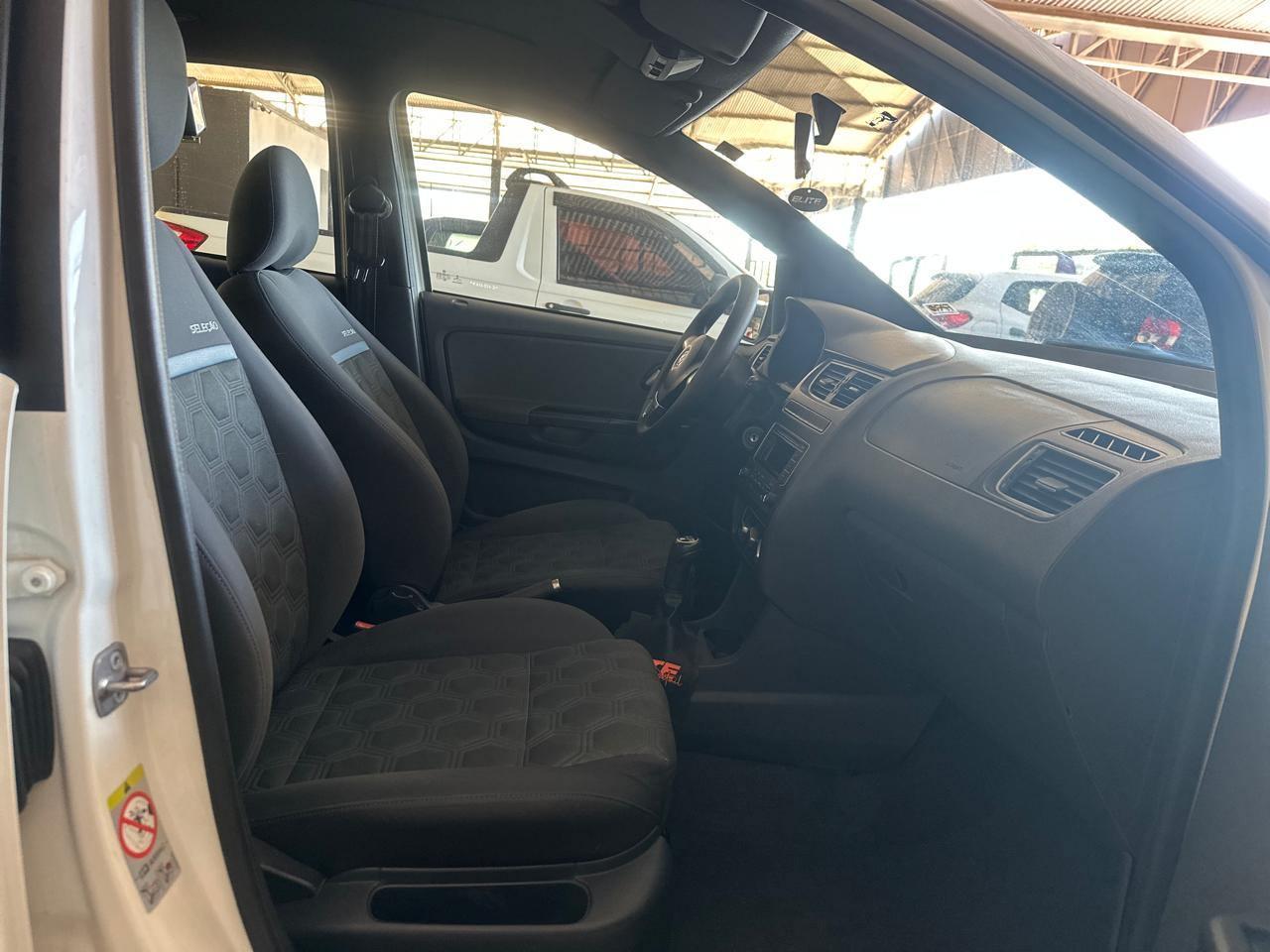 VOLKSWAGEN Fox - Foto