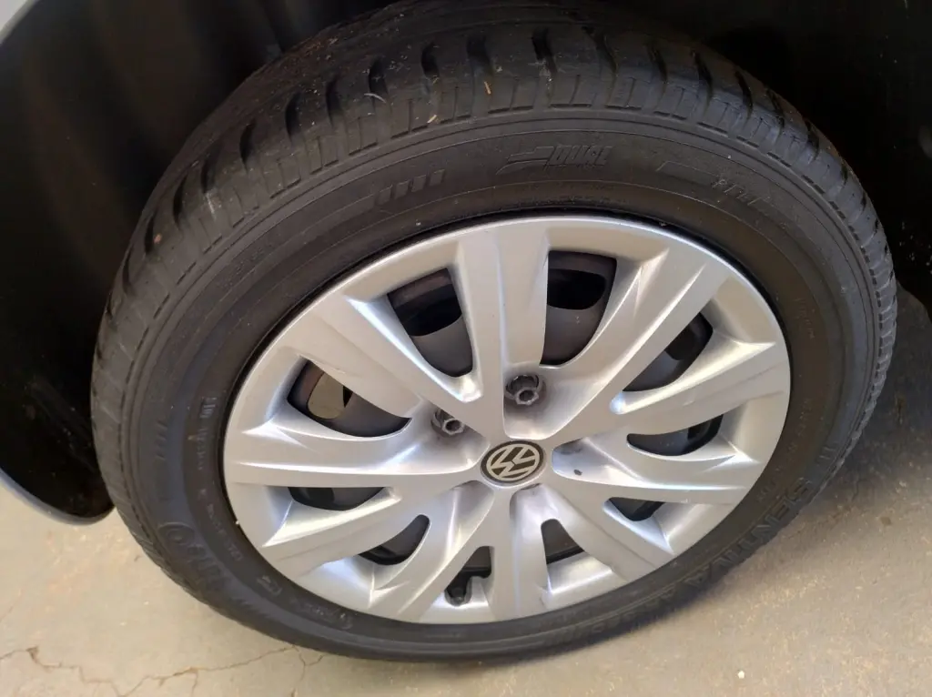 VOLKSWAGEN Fox - Foto