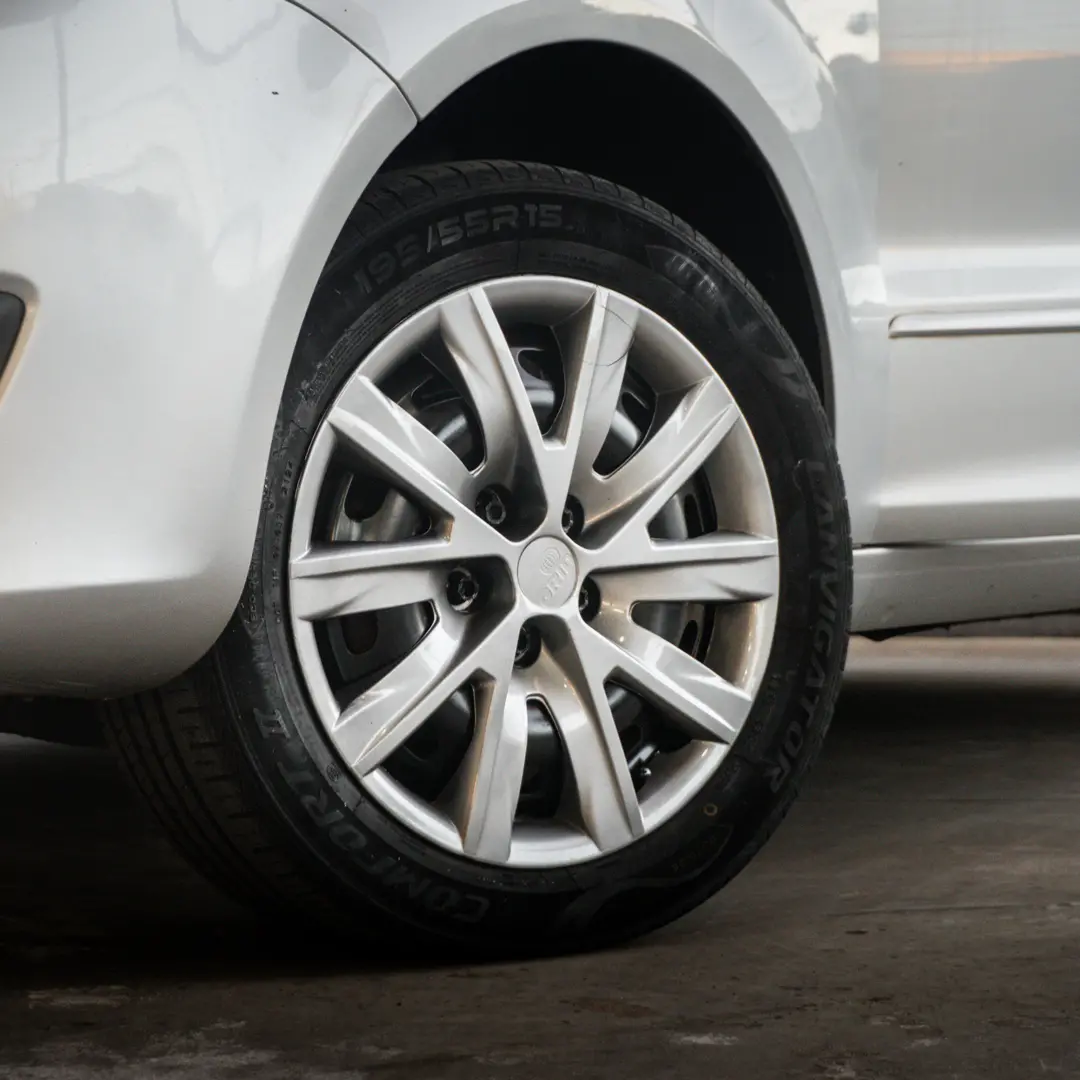 VOLKSWAGEN Fox - Foto
