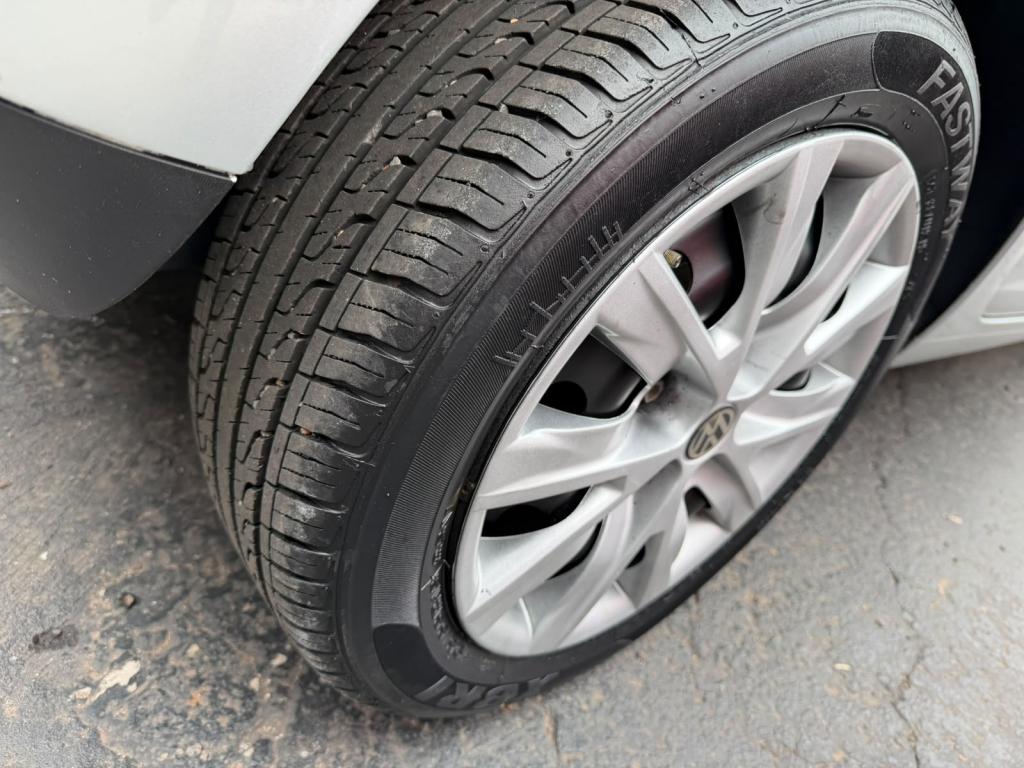 VOLKSWAGEN Fox - Foto