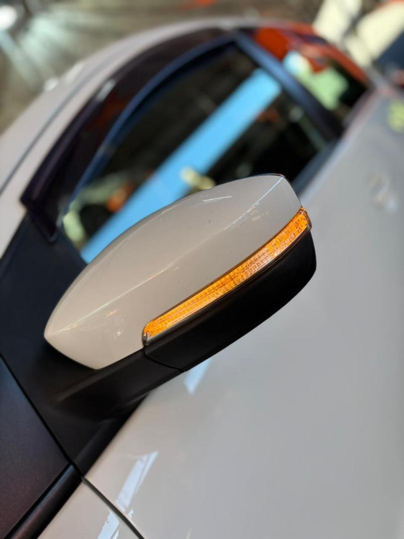 VOLKSWAGEN Fox - Foto