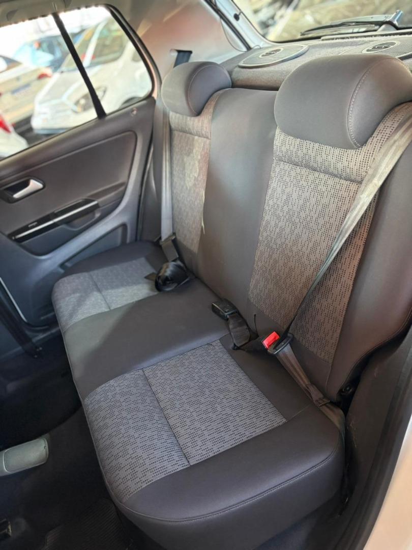 VOLKSWAGEN Fox - Foto