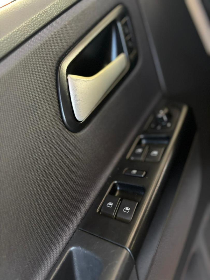 VOLKSWAGEN Fox - Foto