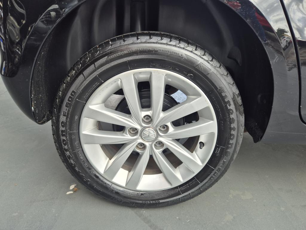 VOLKSWAGEN Fox - Foto