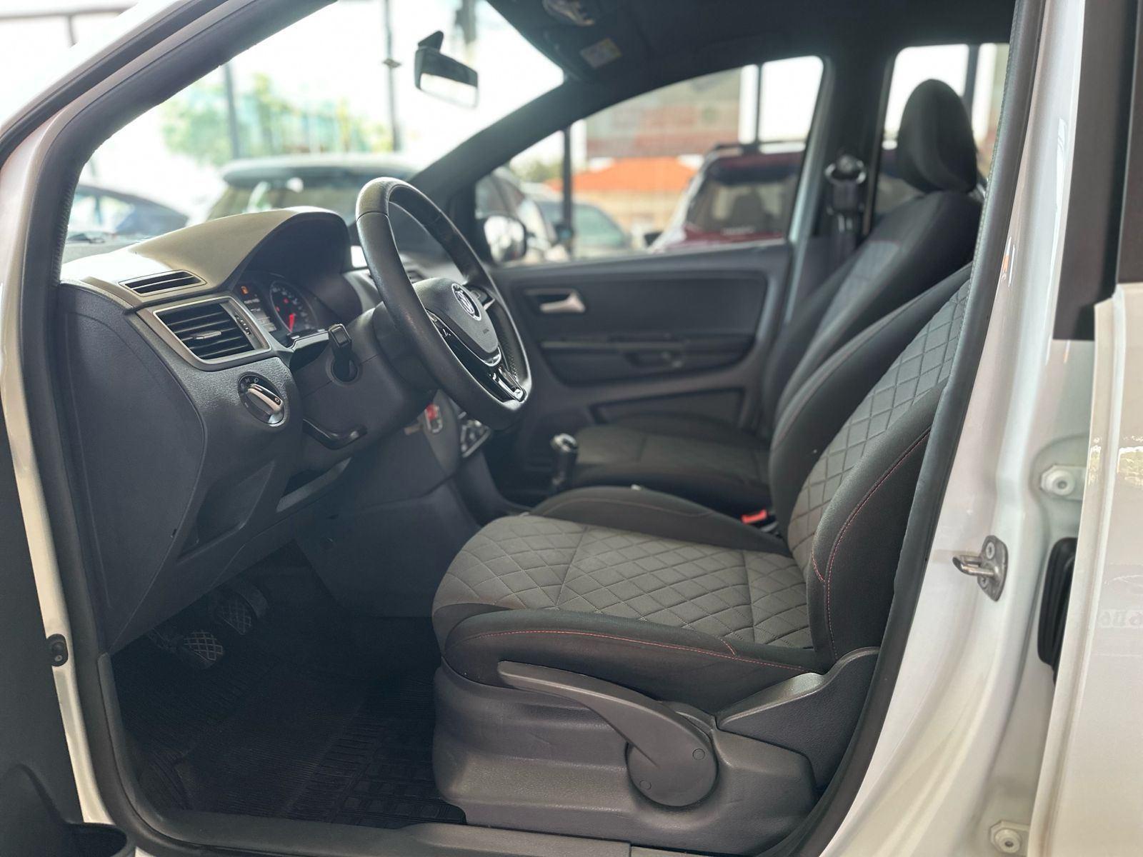 VOLKSWAGEN Fox - Foto
