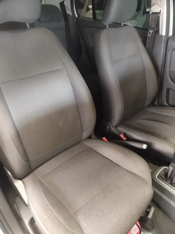VOLKSWAGEN Fox - Foto