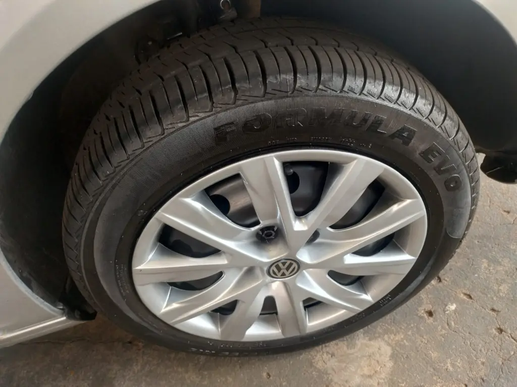 VOLKSWAGEN Fox - Foto