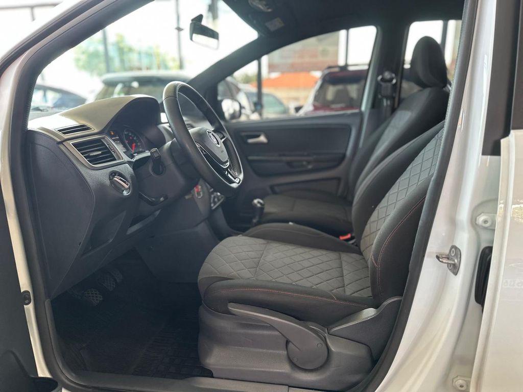 VOLKSWAGEN Fox - Foto