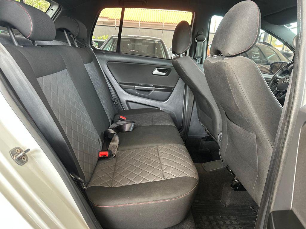 VOLKSWAGEN Fox - Foto