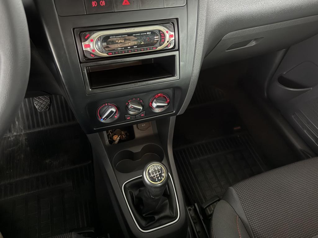 VOLKSWAGEN Fox - Foto