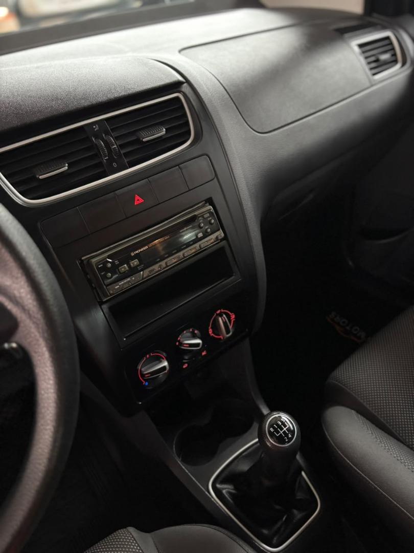 VOLKSWAGEN Fox - Foto