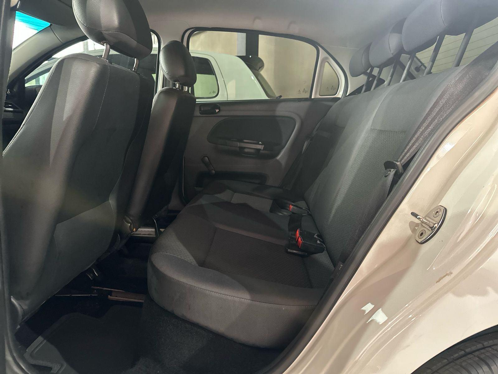 VOLKSWAGEN Gol - Foto