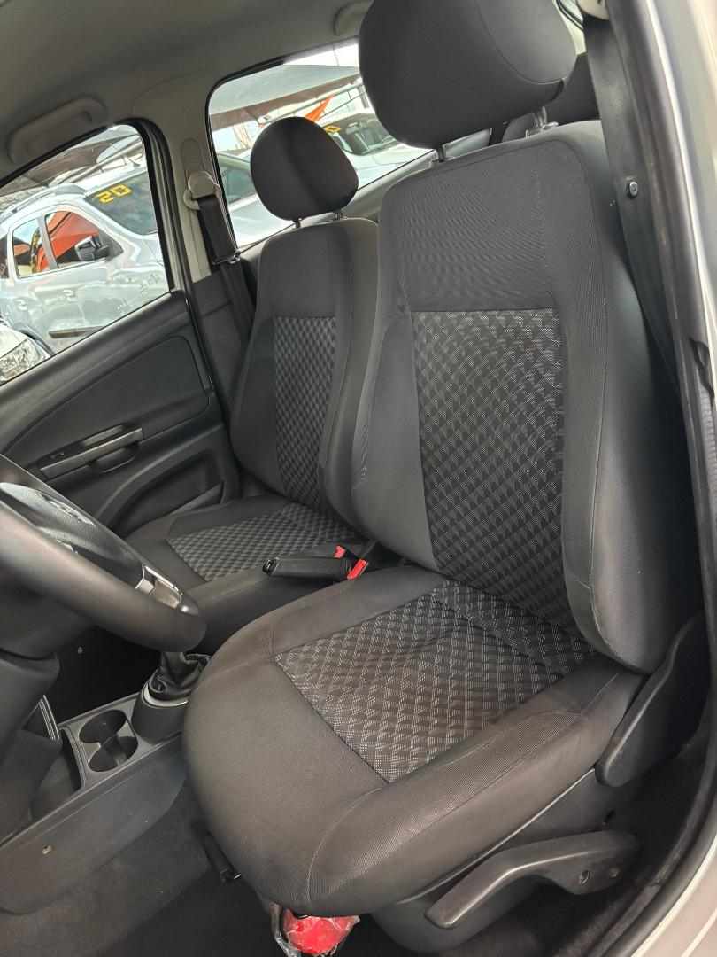 VOLKSWAGEN Gol - Miniatura