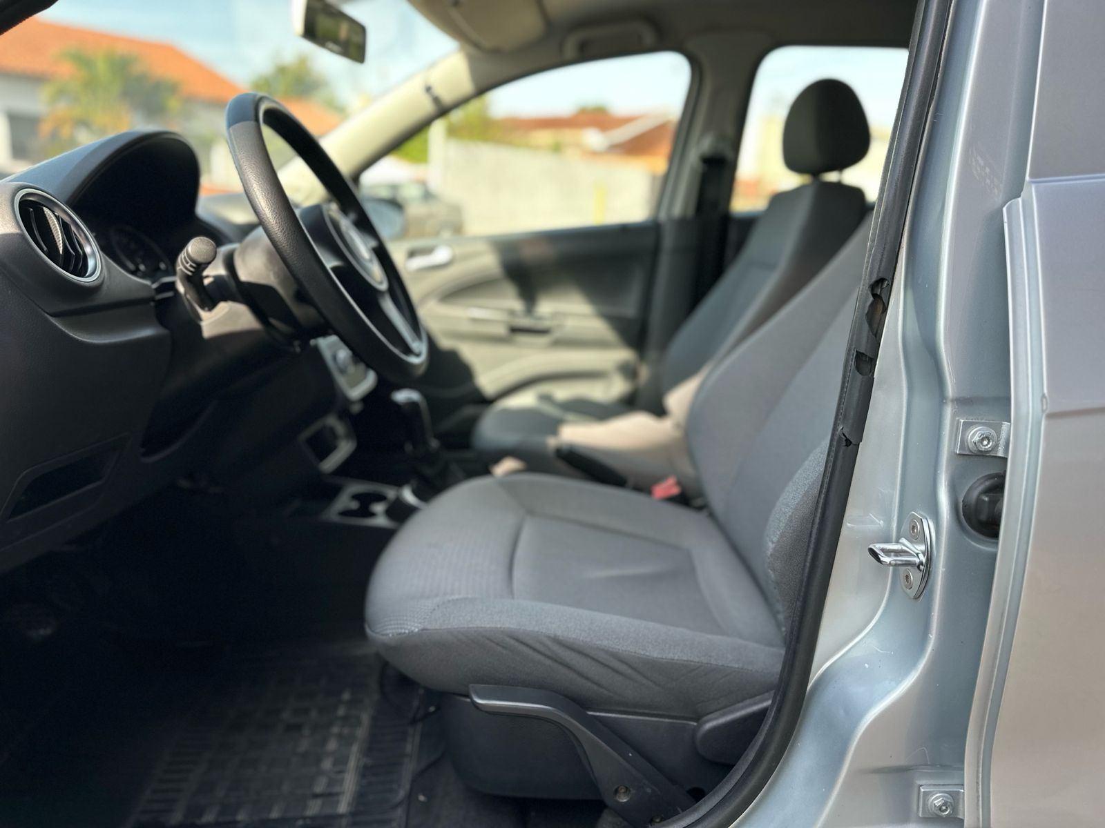 VOLKSWAGEN Gol - Foto