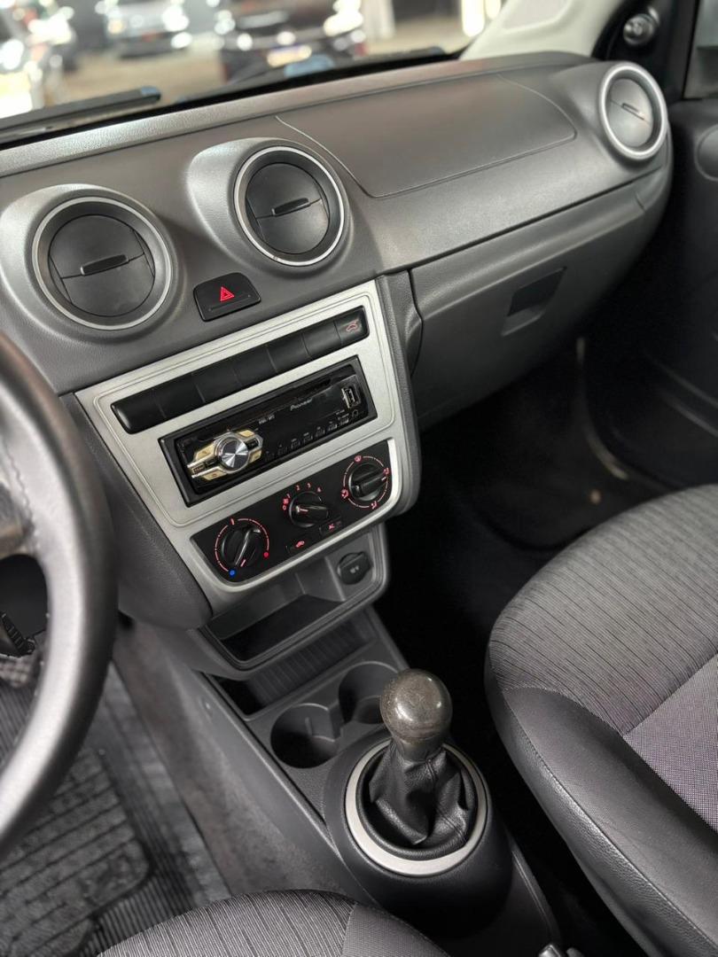 VOLKSWAGEN Gol - Foto