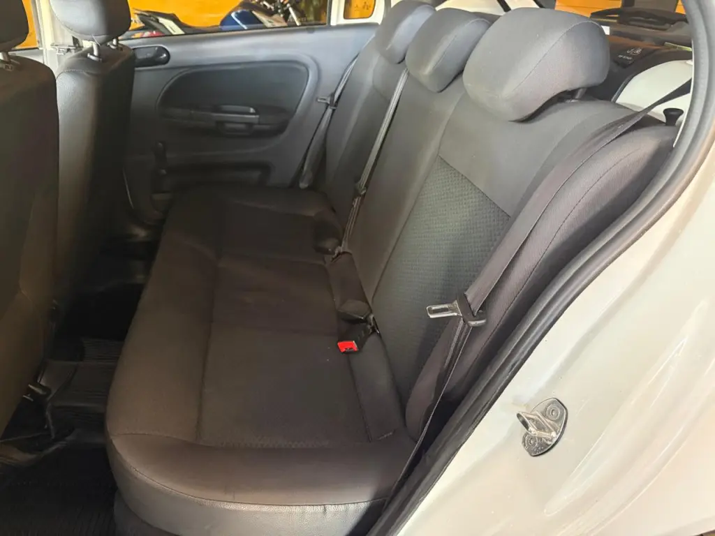 VOLKSWAGEN Gol - Foto
