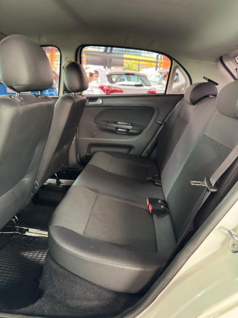 VOLKSWAGEN Gol - Foto