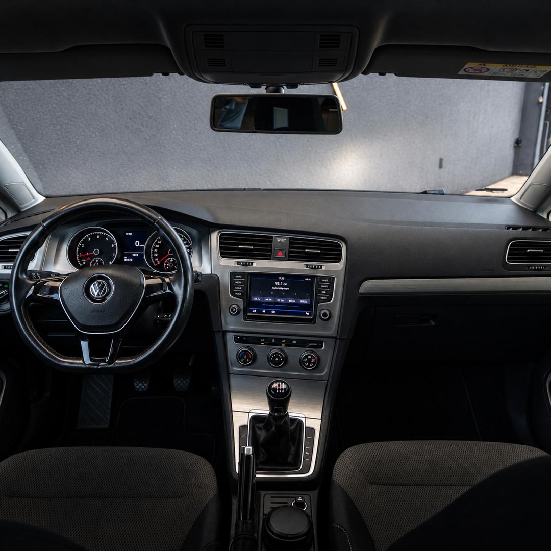 VOLKSWAGEN Golf - Foto