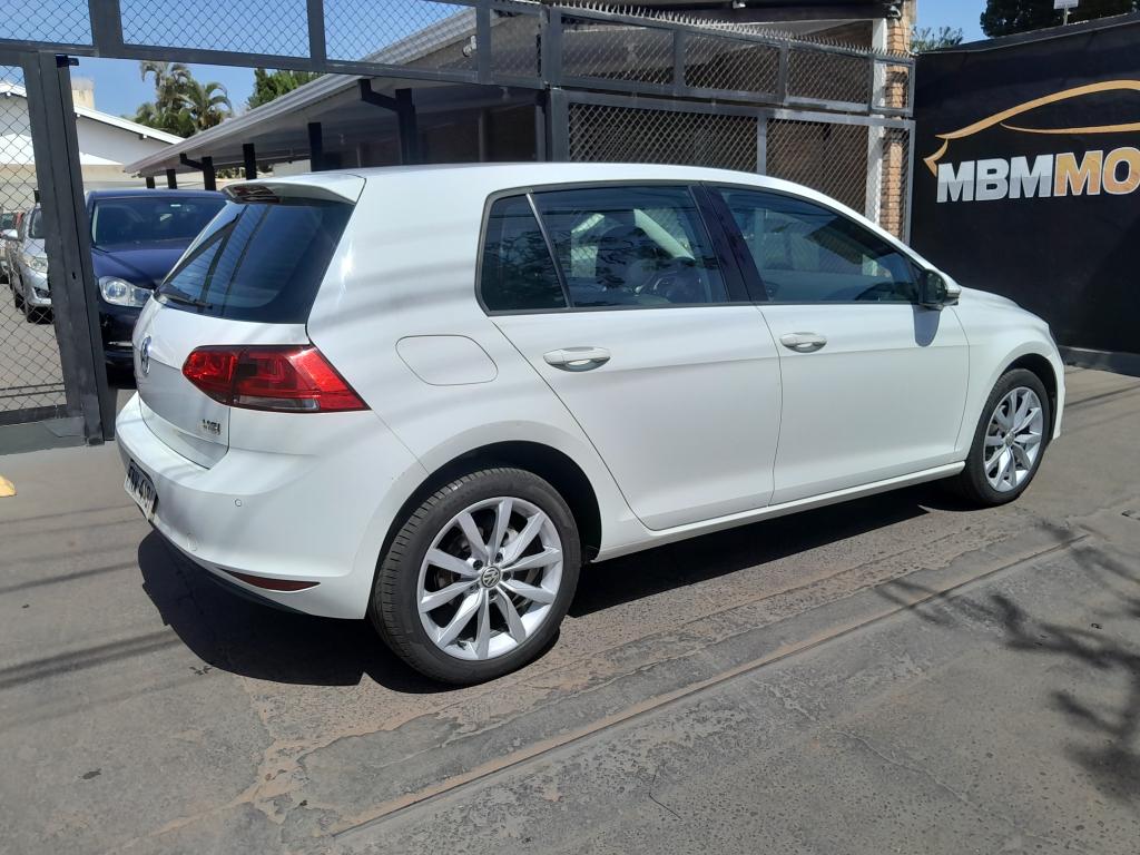 VOLKSWAGEN Golf - Foto