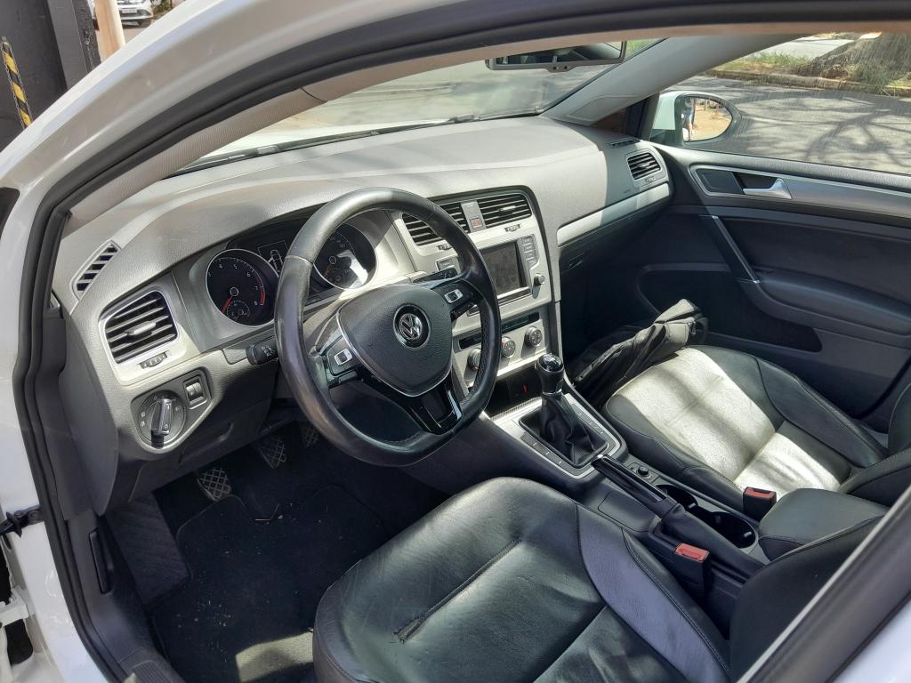 VOLKSWAGEN Golf - Foto