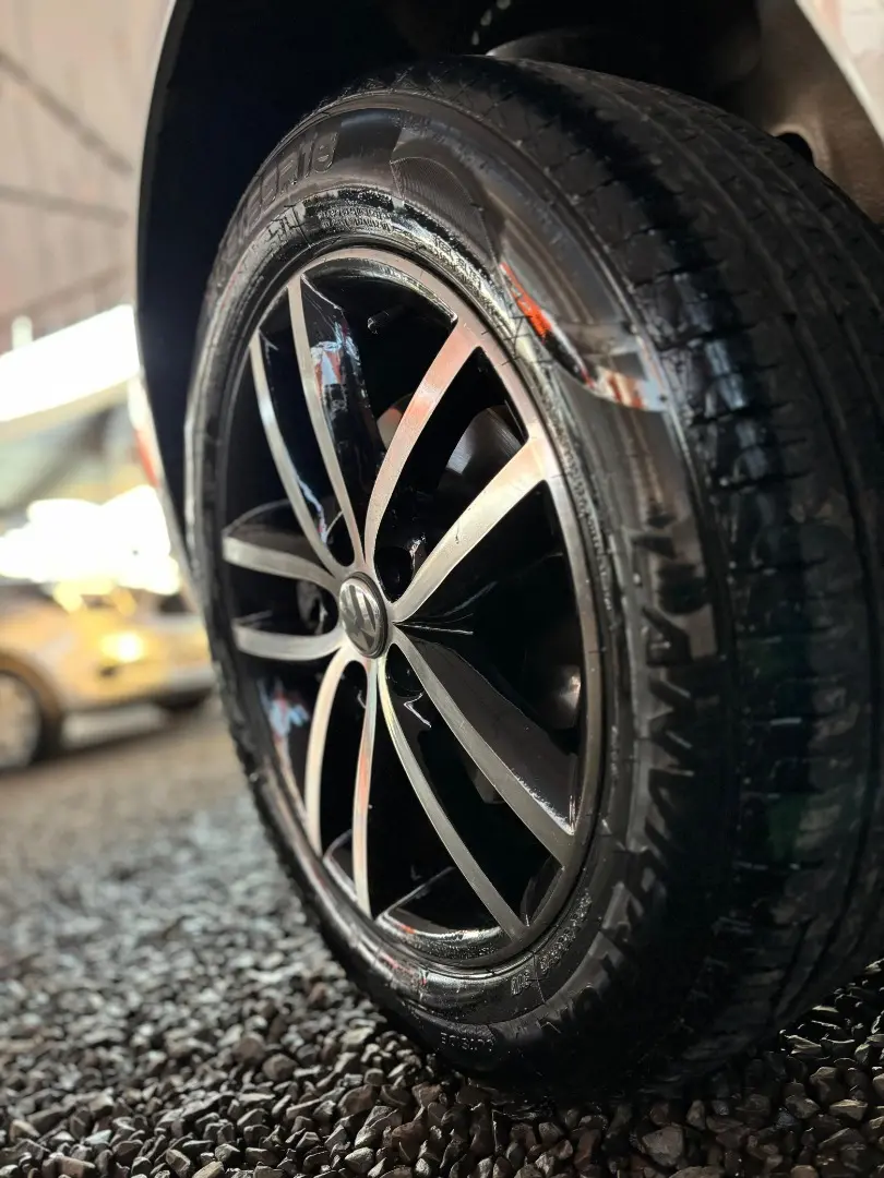 VOLKSWAGEN Golf - Foto