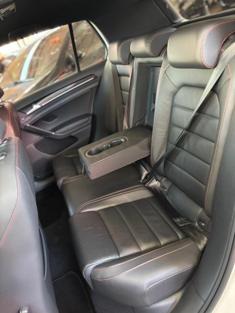 VOLKSWAGEN Golf - Foto