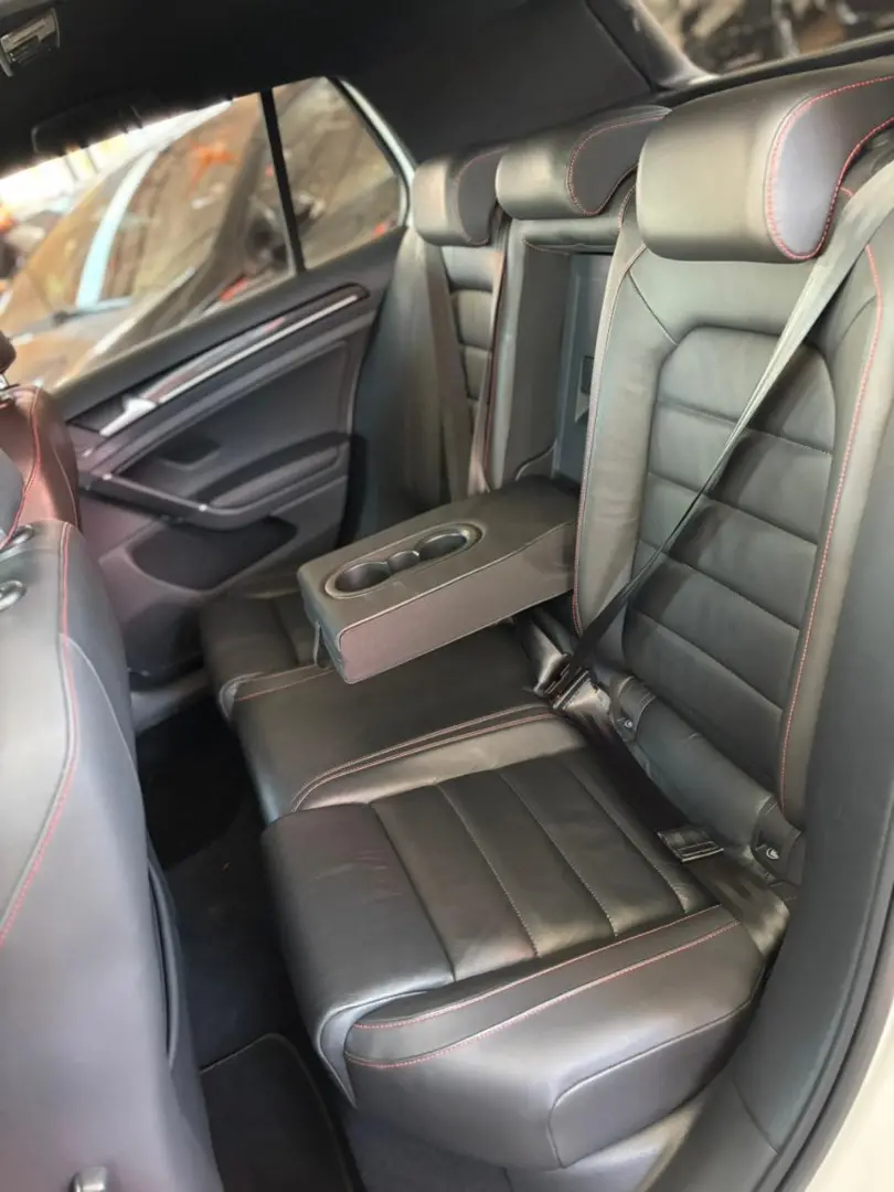 VOLKSWAGEN Golf - Foto