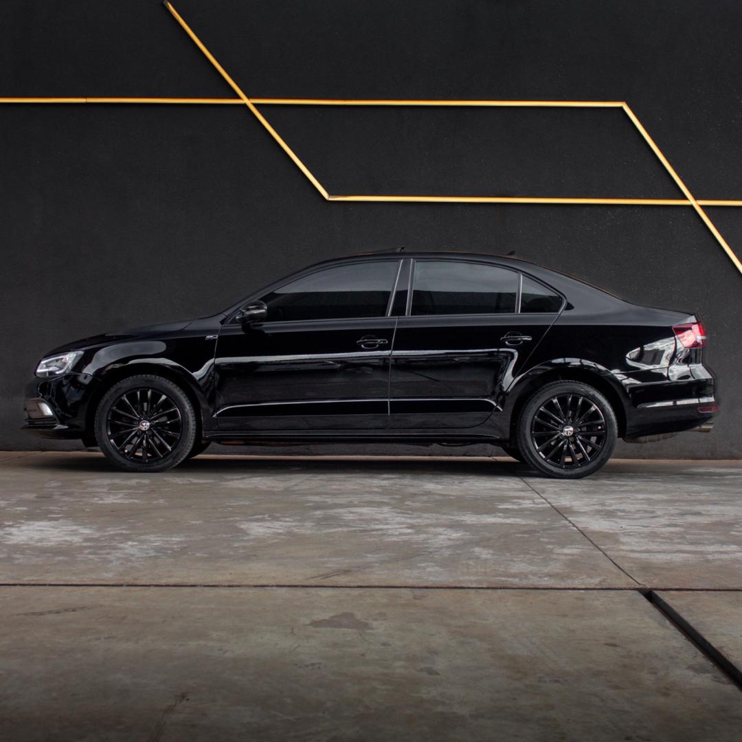 VOLKSWAGEN Jetta - Foto