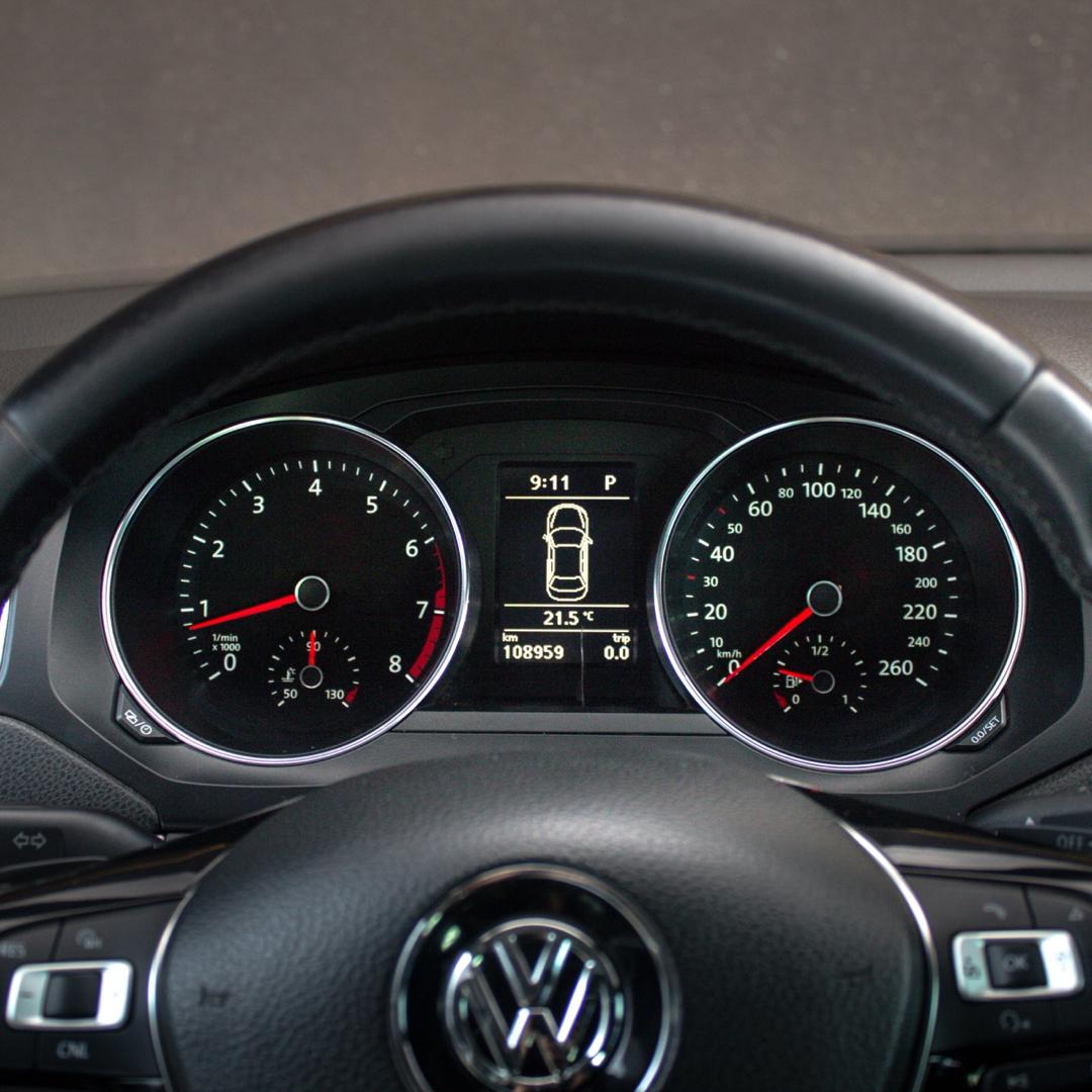 VOLKSWAGEN Jetta - Foto