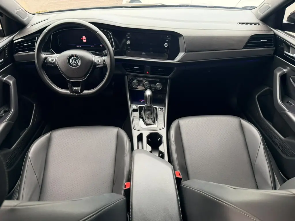 VOLKSWAGEN Jetta - Foto