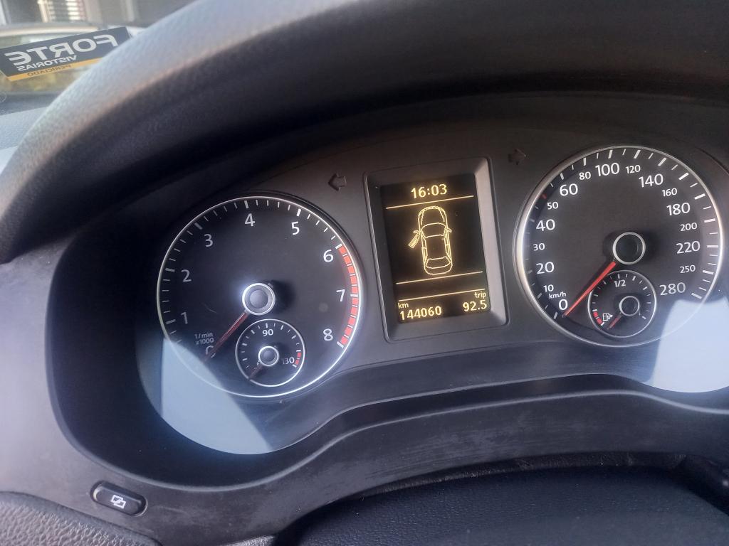 VOLKSWAGEN Jetta - Foto