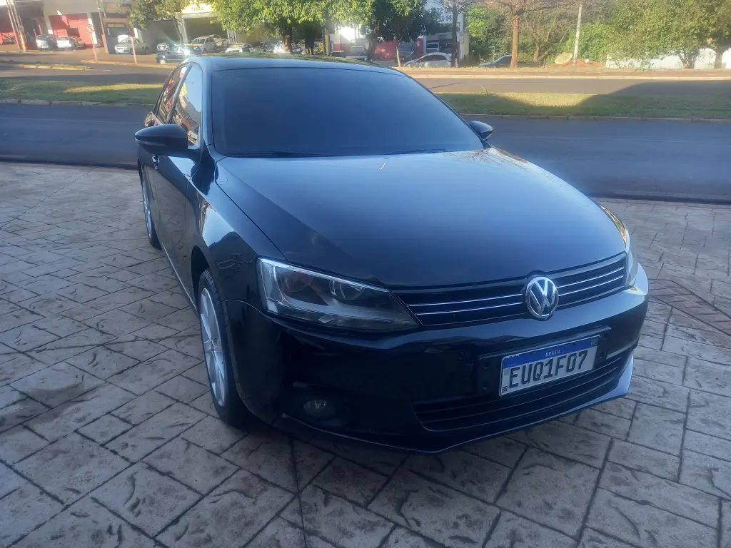 VOLKSWAGEN Jetta - Foto
