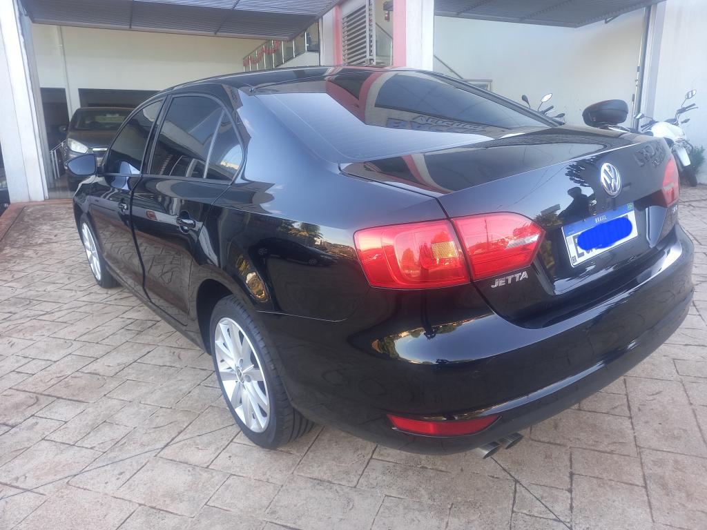 VOLKSWAGEN Jetta - Foto