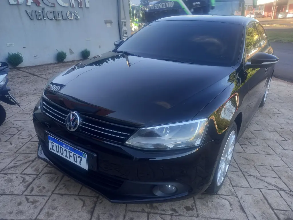 VOLKSWAGEN Jetta - Foto