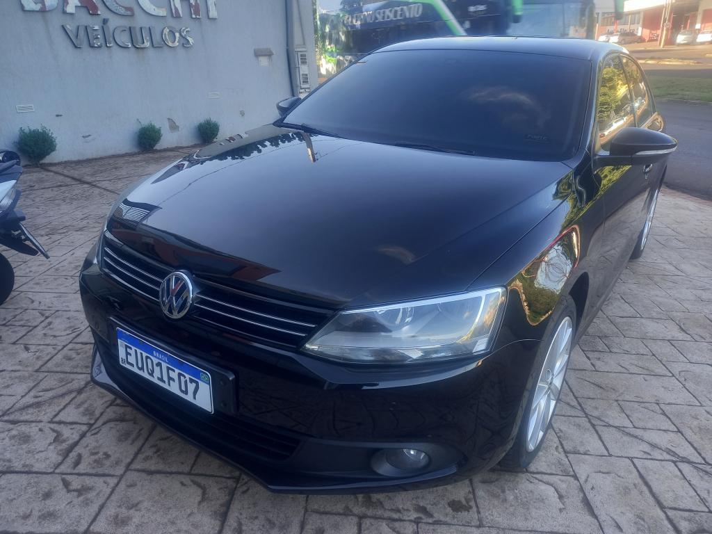 VOLKSWAGEN Jetta - Foto