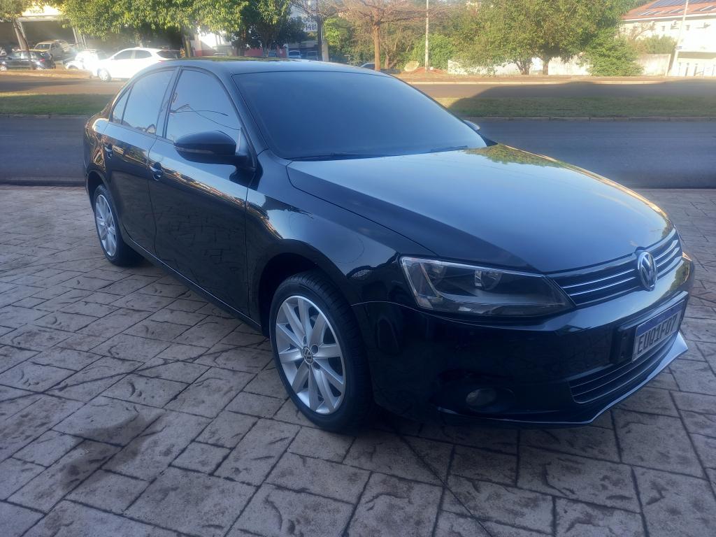 VOLKSWAGEN Jetta - Foto