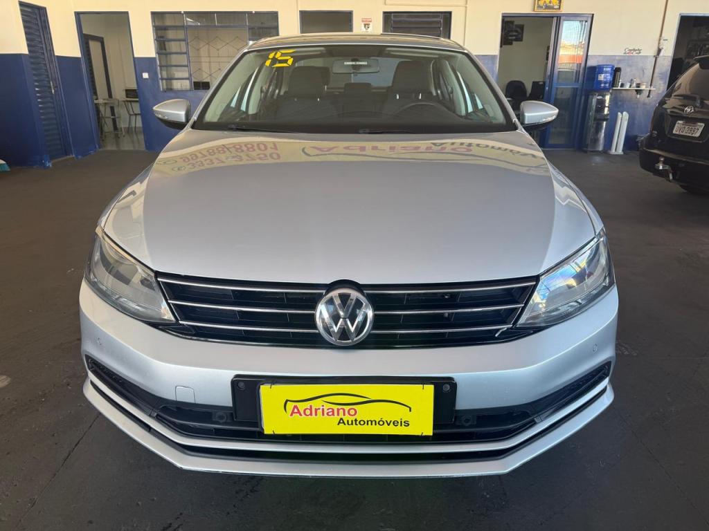 VOLKSWAGEN Jetta - Foto