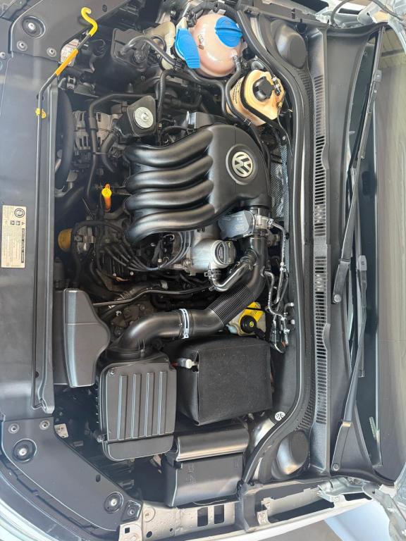 VOLKSWAGEN Jetta - Foto