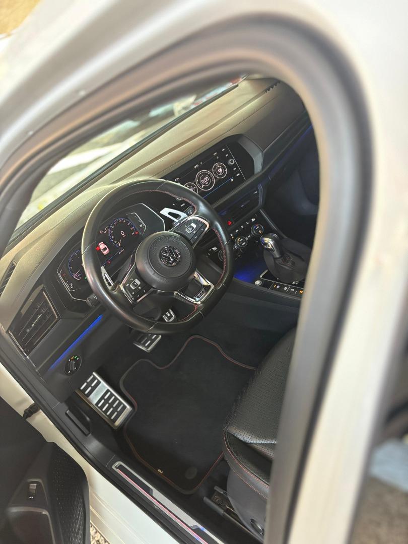 VOLKSWAGEN Jetta - Miniatura